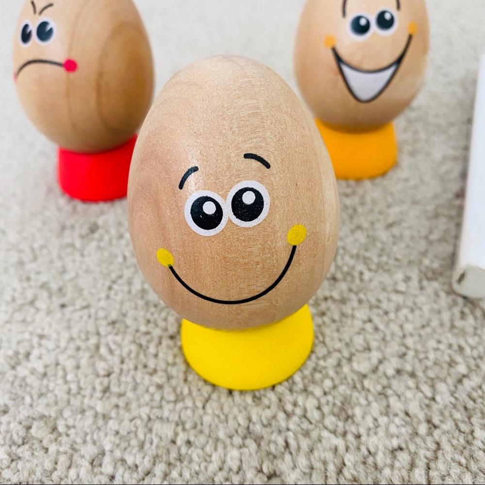 HAPE • Eggspressions Wooden Learning Toy + Book - Picture 8 of 14